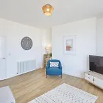 Glenholme With Sea Views And Balconies In North Yorkshire * Redcar