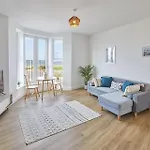 Glenholme With Sea Views And Balconies In North Yorkshire * Redcar