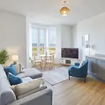 Glenholme With Sea Views And Balconies In North Yorkshire Redcar