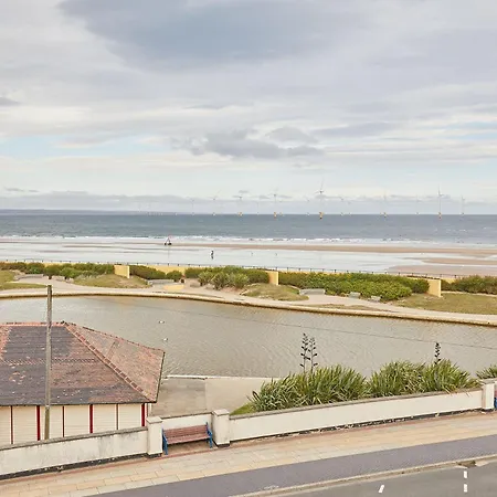 Glenholme With Sea Views And Balconies In North Yorkshire Redcar
