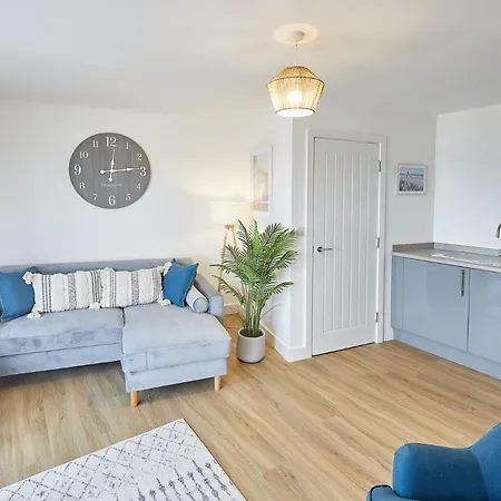 Glenholme With Sea Views And Balconies In North Yorkshire *