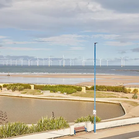 Glenholme With Sea Views And Balconies In North Yorkshire * Redcar