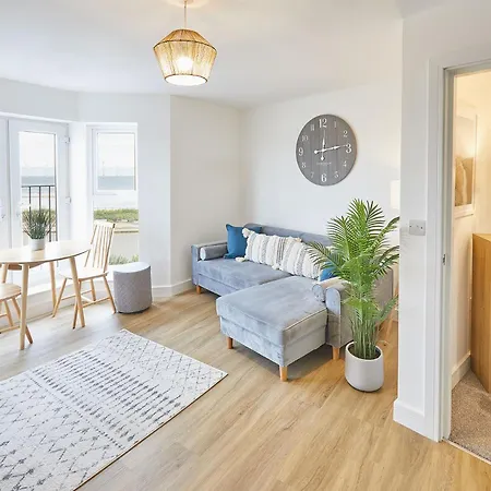 Glenholme With Sea Views And Balconies In North Yorkshire