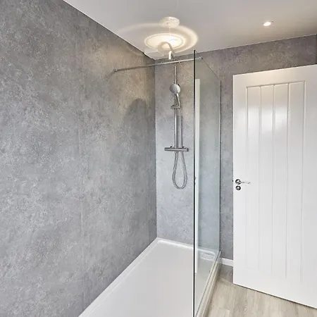 Glenholme With Sea Views And Balconies In North Yorkshire Apartamento