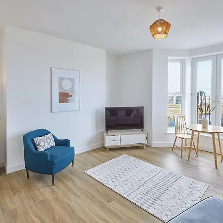 Glenholme With Sea Views And Balconies In North Yorkshire *