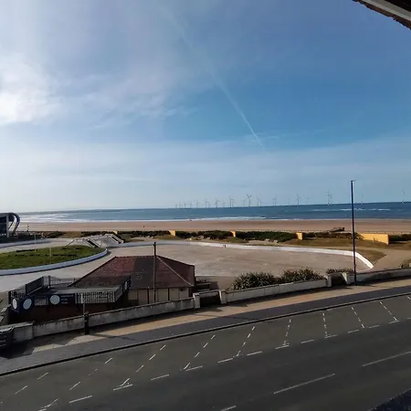 Glenholme With Sea Views And Balconies In North Yorkshire * Redcar