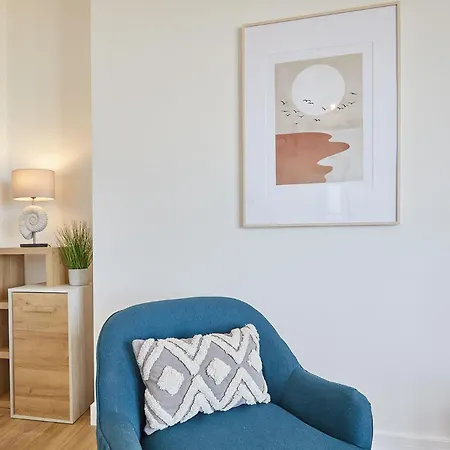 Apartment Glenholme With Sea Views And Balconies In North Yorkshire