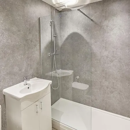 Glenholme With Sea Views And Balconies In North Yorkshire Apartment *