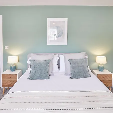 Glenholme With Sea Views And Balconies In North Yorkshire *