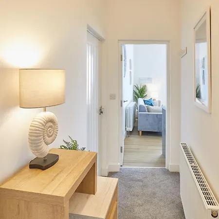 Apartment Glenholme With Sea Views And Balconies In North Yorkshire